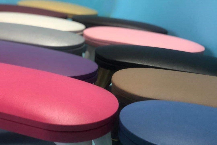 زیر دستی ناخن